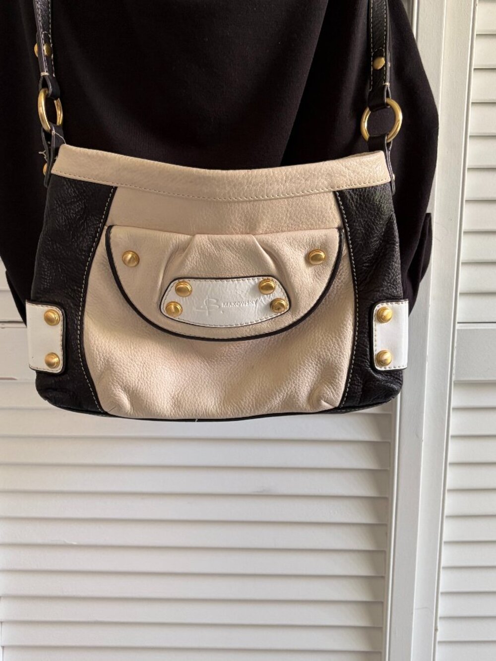 B. Makowsky Leather Cross Body Purse Black/White/Beige. Very Good Condtion.